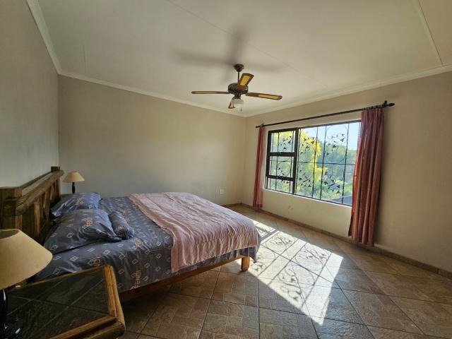 7 Bedroom House For Sale in Vaal Marina