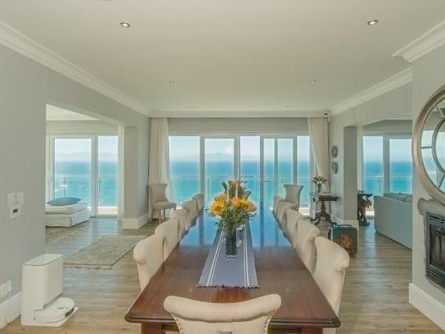7 Bedroom House in Cairnside