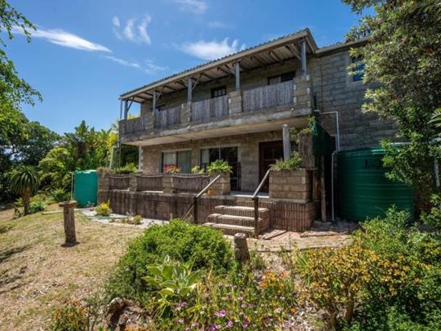 7 Bedroom House in Clarendon Marine