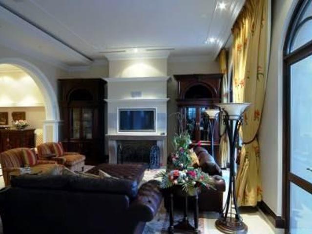 7 Bedroom House in Claudius