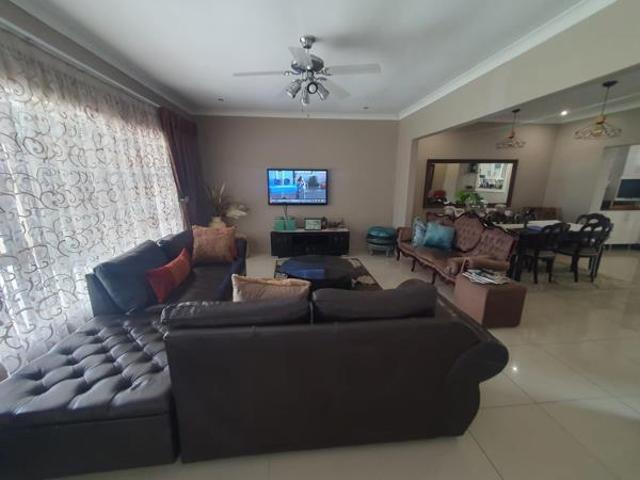 7 Bedroom House in Abbotsford