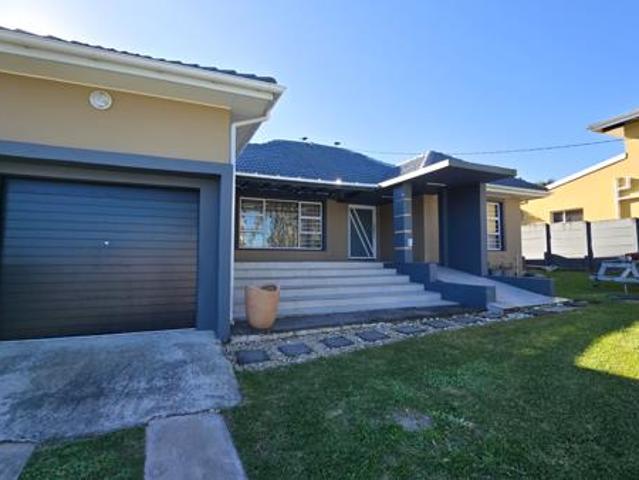 7 Bedroom House in Abbotsford