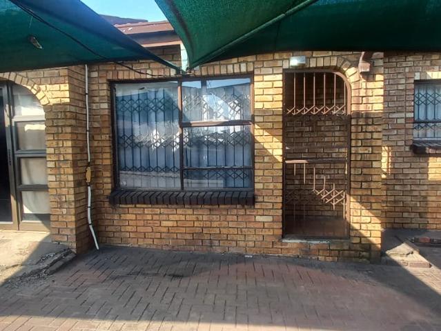 7 Bedroom House in Ackerville