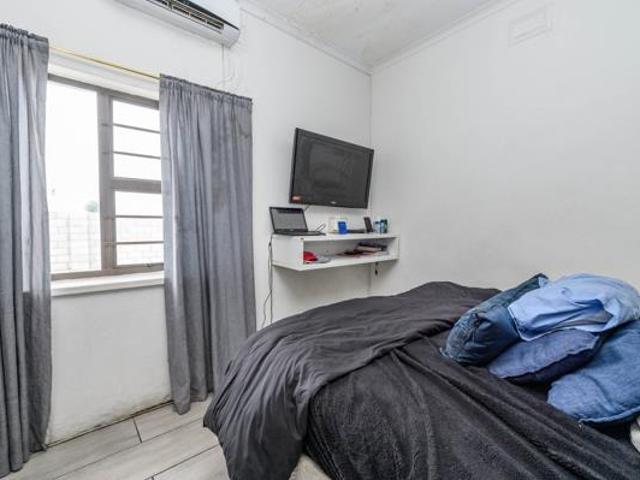 7 Bedroom House in Algoa Park