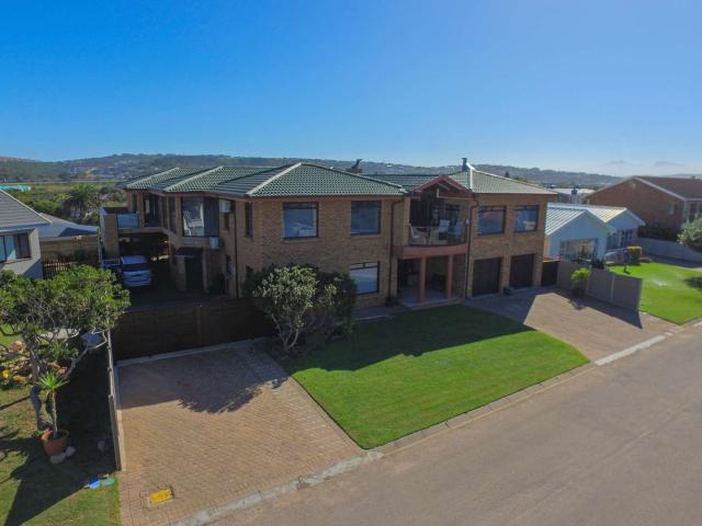 7 Bedroom House in Bayview