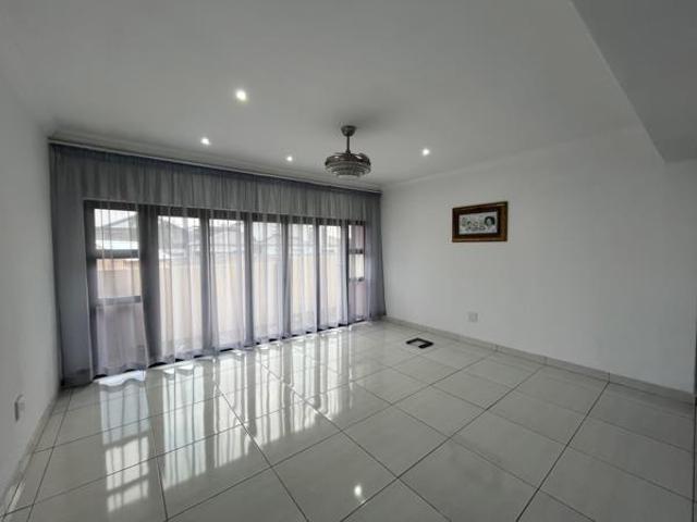 7 Bedroom House in Bendor