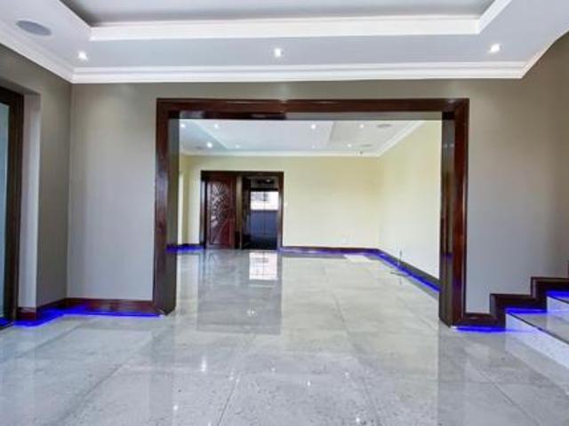7 Bedroom House in Blue Valley Golf Estate