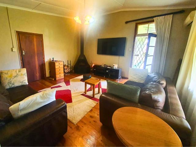 7 Bedroom House in Blackridge