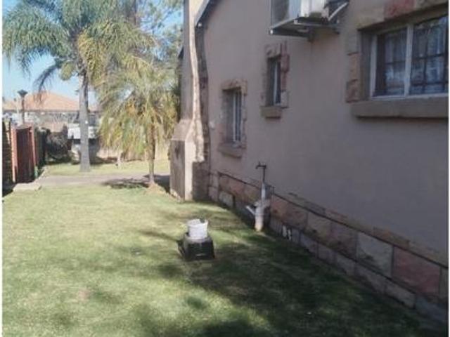 7 Bedroom House in Blancheville