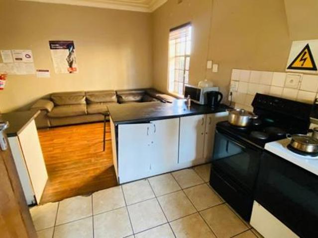 7 Bedroom House in Brixton