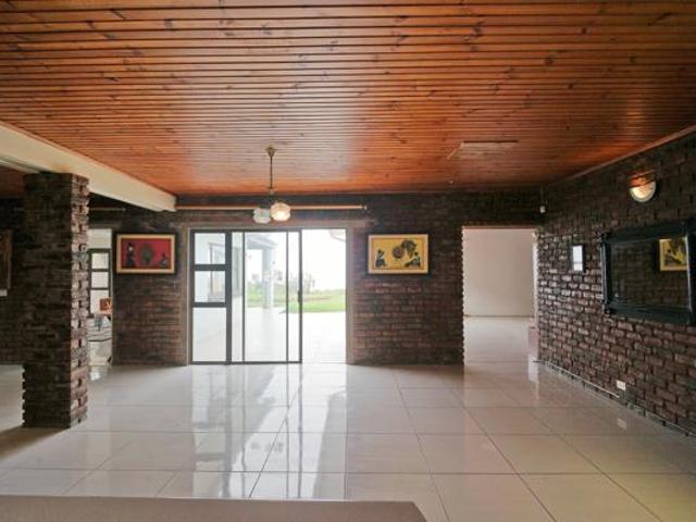 7 Bedroom House in Gonubie