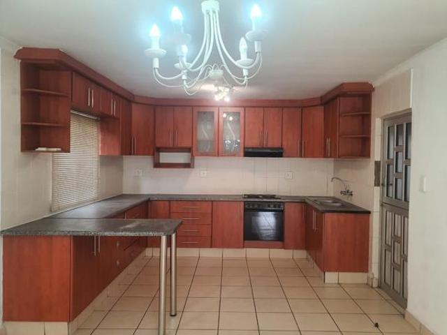 7 Bedroom House in Grangetown