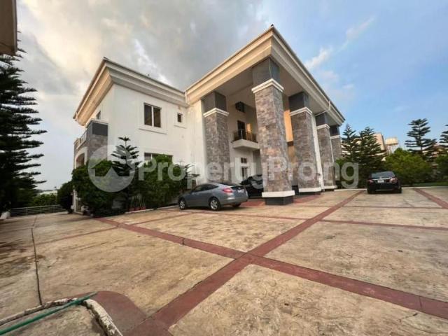 7 Bedroom House in Guzape Abuja | House for sale in guzape | House in guzape | 7 Bedroom | PropertyPro Nigeria