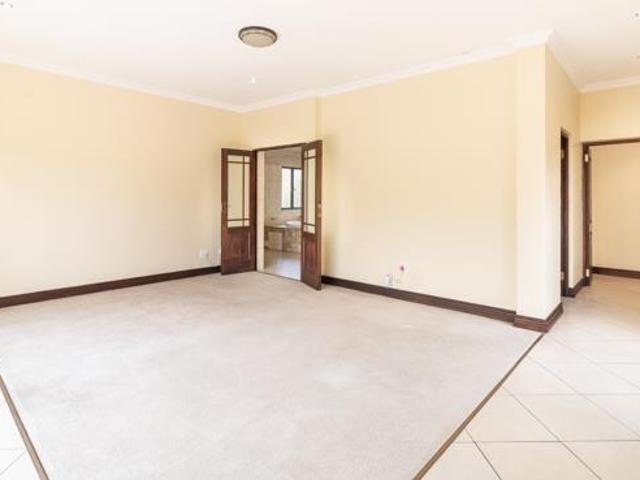 7 Bedroom House in Dainfern Golf Estate