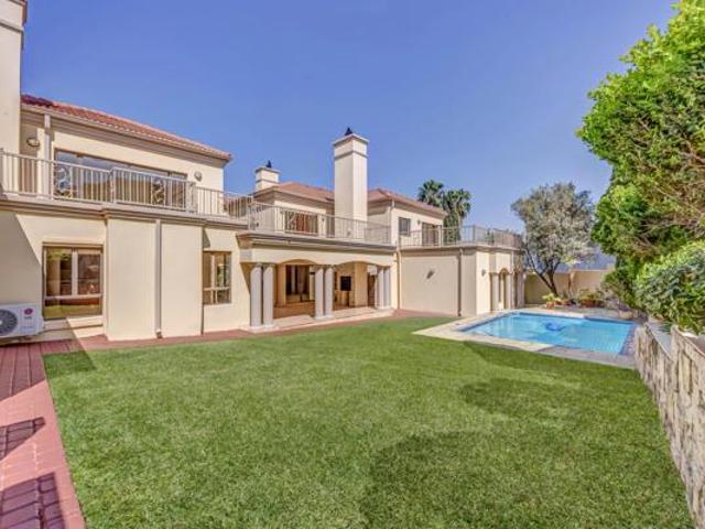 7 Bedroom House in Dainfern Golf Estate