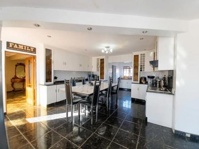 7 Bedroom House in Dalpark Ext 1