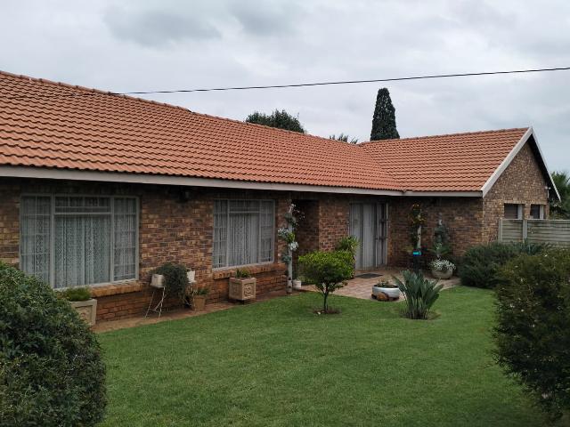7 Bedroom House in Elspark
