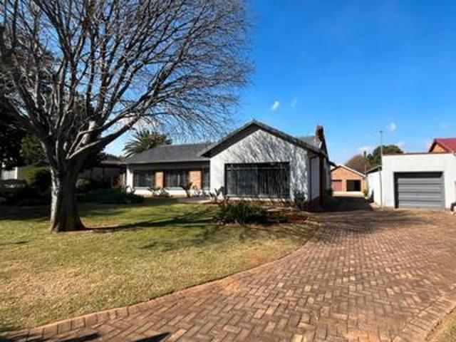 7 bedroom house in elspark