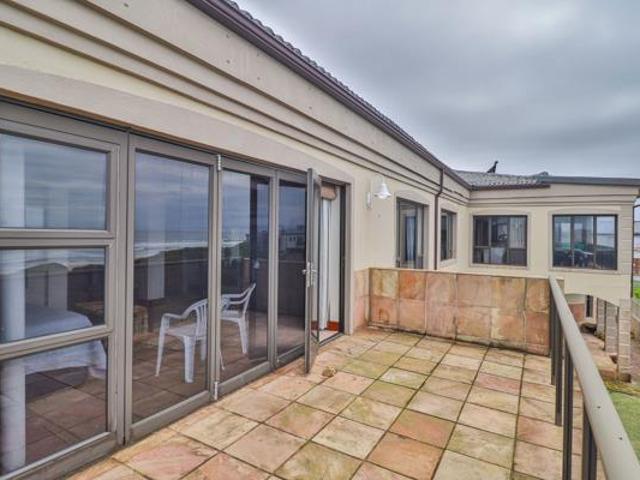 7 Bedroom House in Ferreira Town