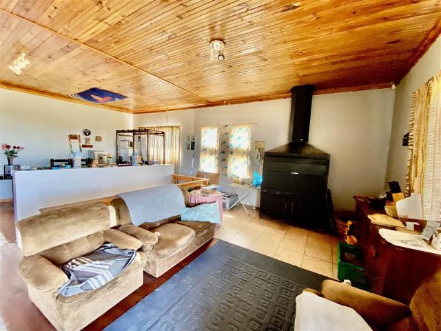 7 Bedroom House in Franskraal