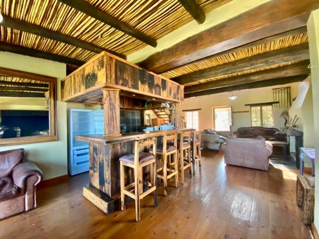 7 Bedroom House in Kleinbaai