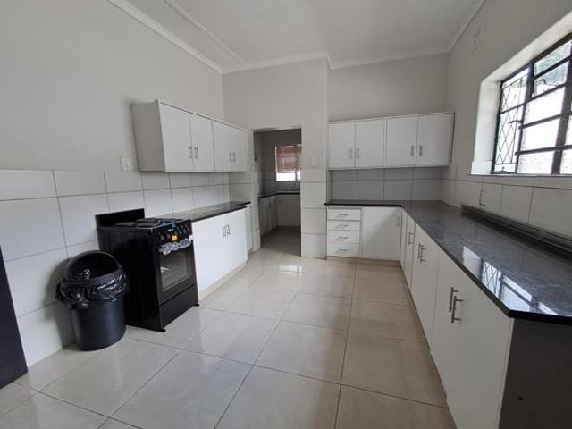 7 Bedroom House in Hatfield