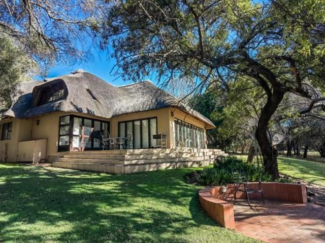 7 Bedroom House in Hartbeespoort Dam