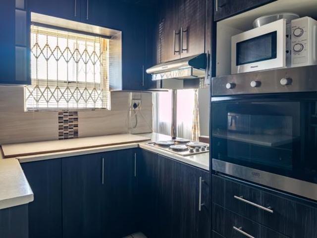 7 Bedroom House in Ilitha Park