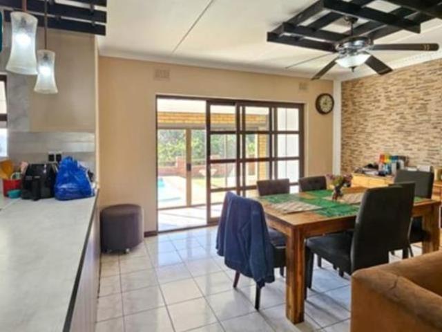 7 Bedroom House in Illovo Glen