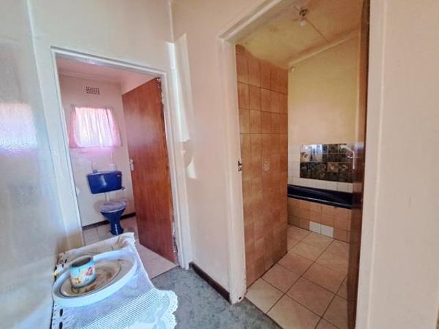 7 Bedroom House in Johnson Park