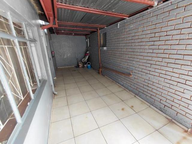7 Bedroom House in Laudium