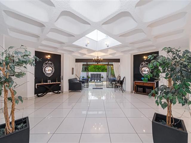 7 Bedroom House in Morningside
