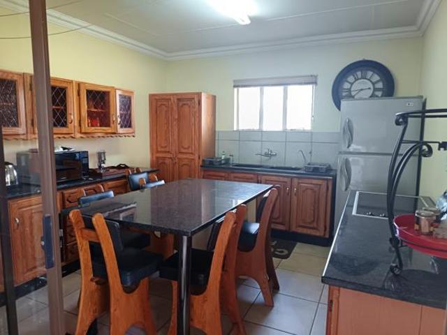 7 Bedroom House in Mantevrede