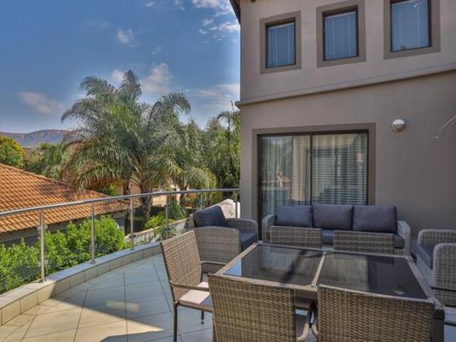 7 Bedroom House in Melodie