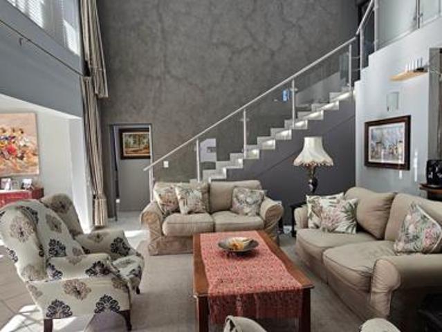 7 Bedroom House in Melodie