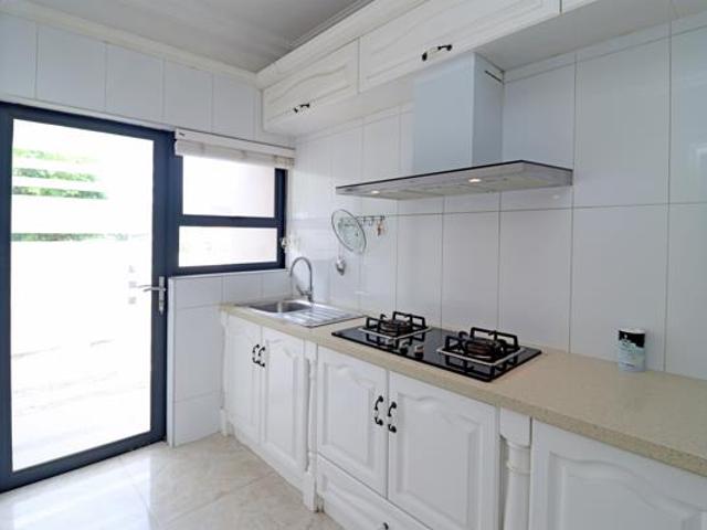 7 Bedroom House in Midstream Hill