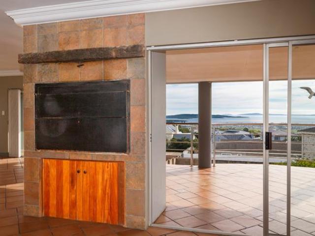 7 Bedroom House in Myburgh Park