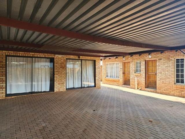 7 Bedroom House in Northam