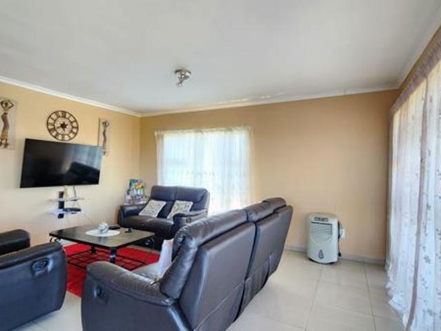 7 Bedroom House in Sea Park