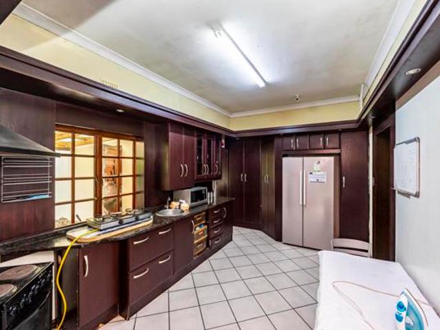 7 Bedroom House in Selborne