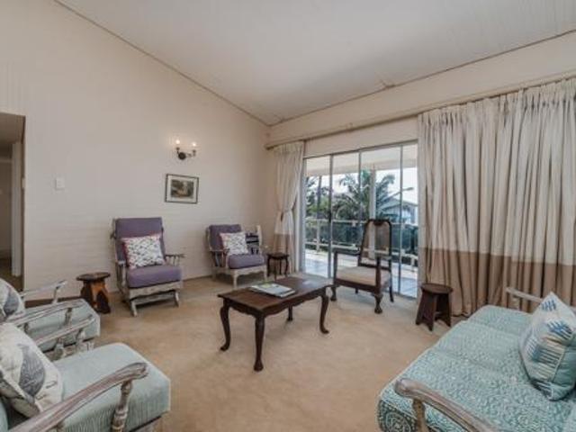 7 Bedroom House in Sheffield Beach