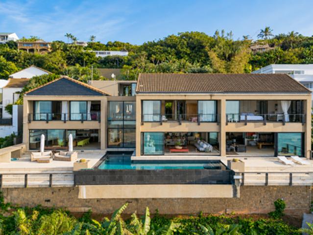 7 Bedroom House in Sheffield Beach