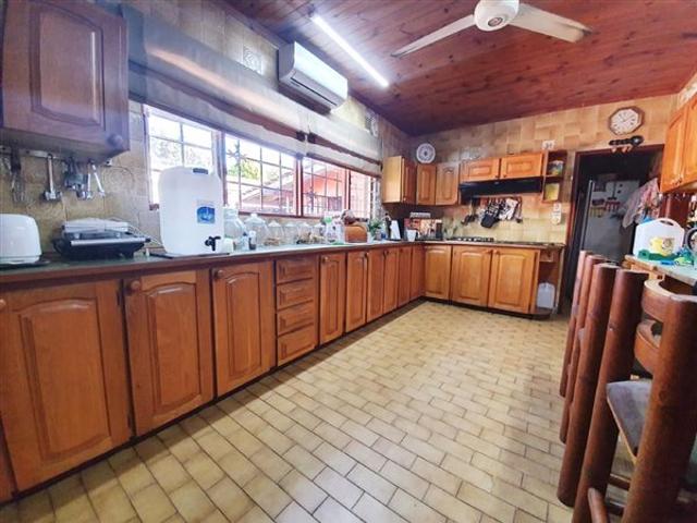 7 Bedroom House in St Lucia