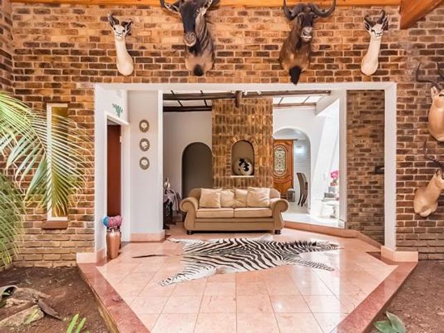 7 Bedroom House in Poortview