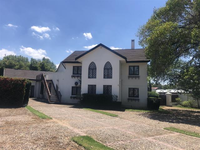 7 Bedroom House in Parys