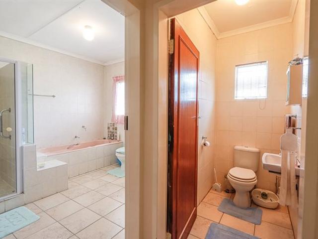 7 Bedroom House in Pioneer Park