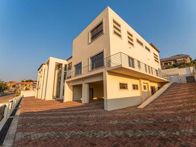 7 Bedroom House in Protea Ridge