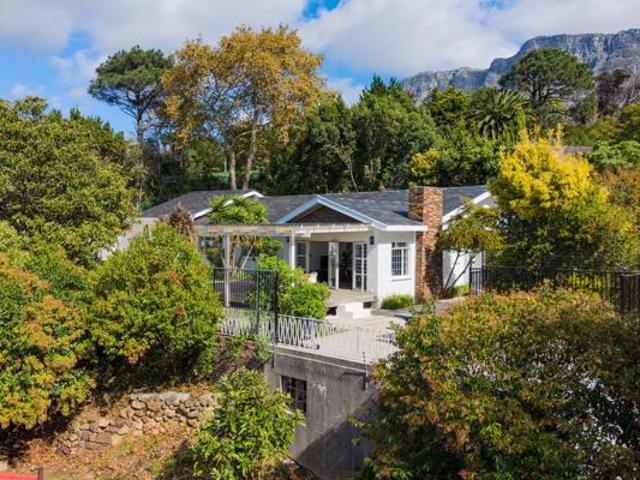 7 Bedroom House in Rondebosch
