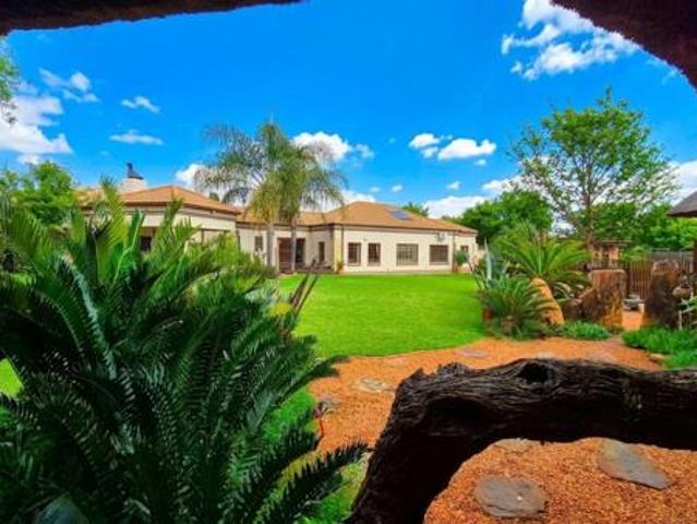 7 Bedroom House in Raslouw AH