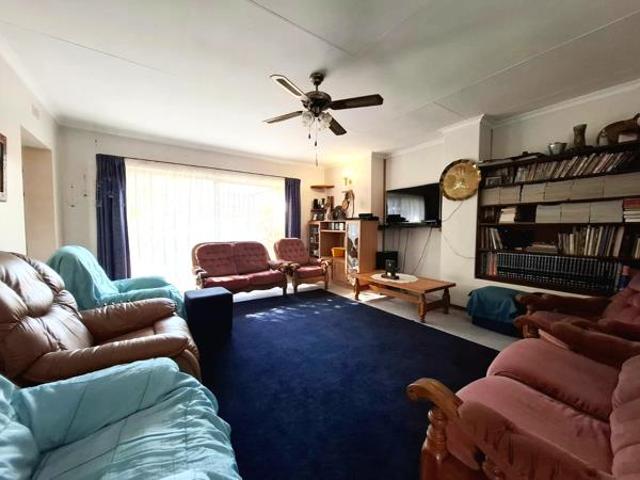 7 Bedroom House in Reyno Ridge